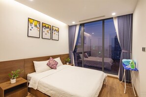 3 bedrooms, iron/ironing board, WiFi, bed sheets