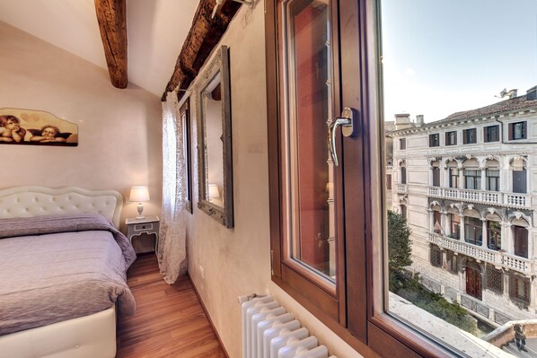 2 quartos, quartos à prova de som, ferros/tábuas de passar roupa, Wi-Fi