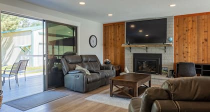 Spacious 5 Bedroom - Sleeps 14 - Nintendo/Foosball/Games