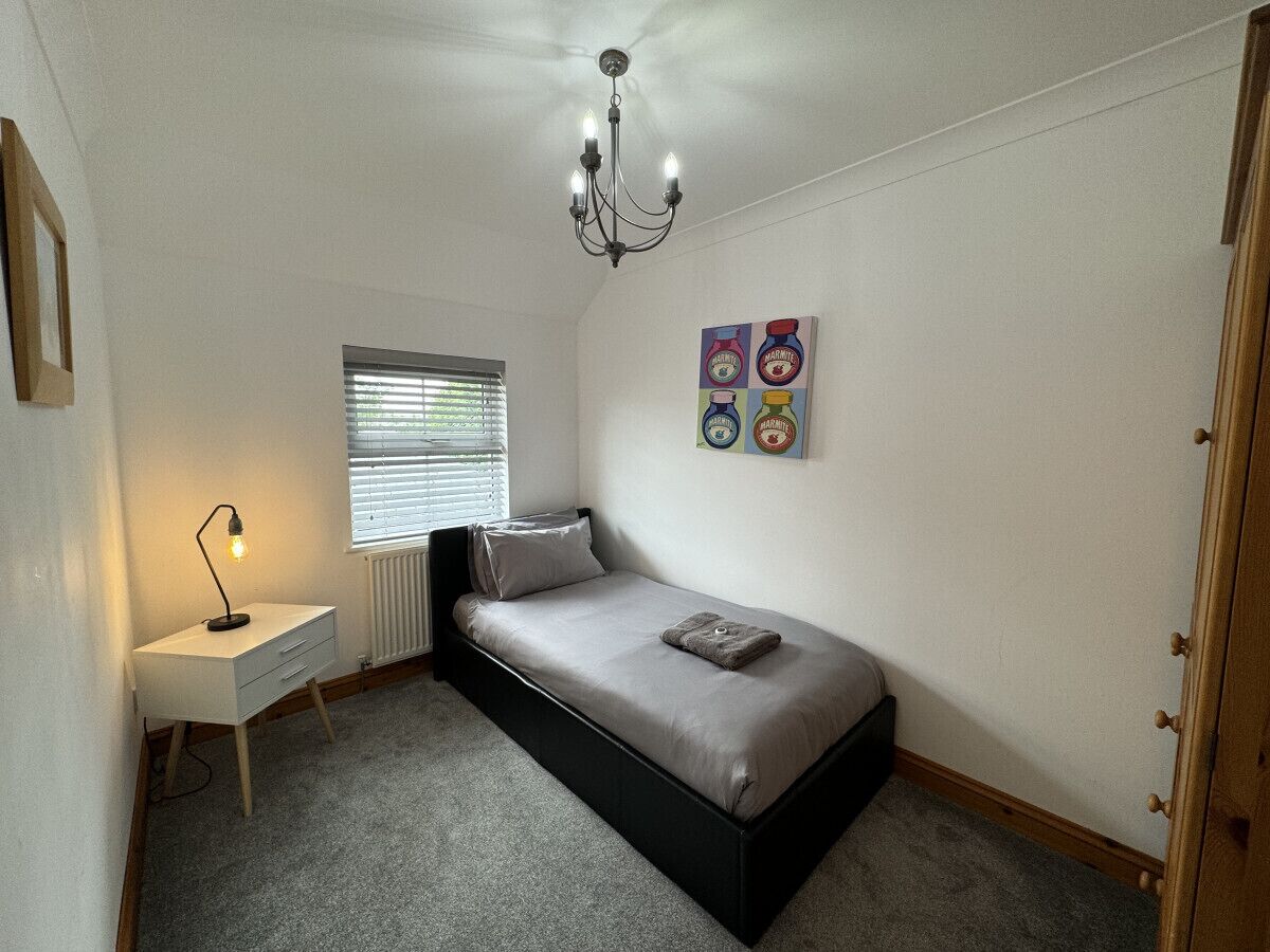 3 bedrooms, WiFi, bed sheets