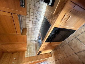 Køleskab, ovn, kogeplade, opvaskemaskine