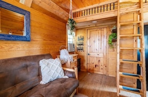 TV, fireplace - Tiny house experience! Re-discover Life, Love, Self and Peace (Pigeon Forge)