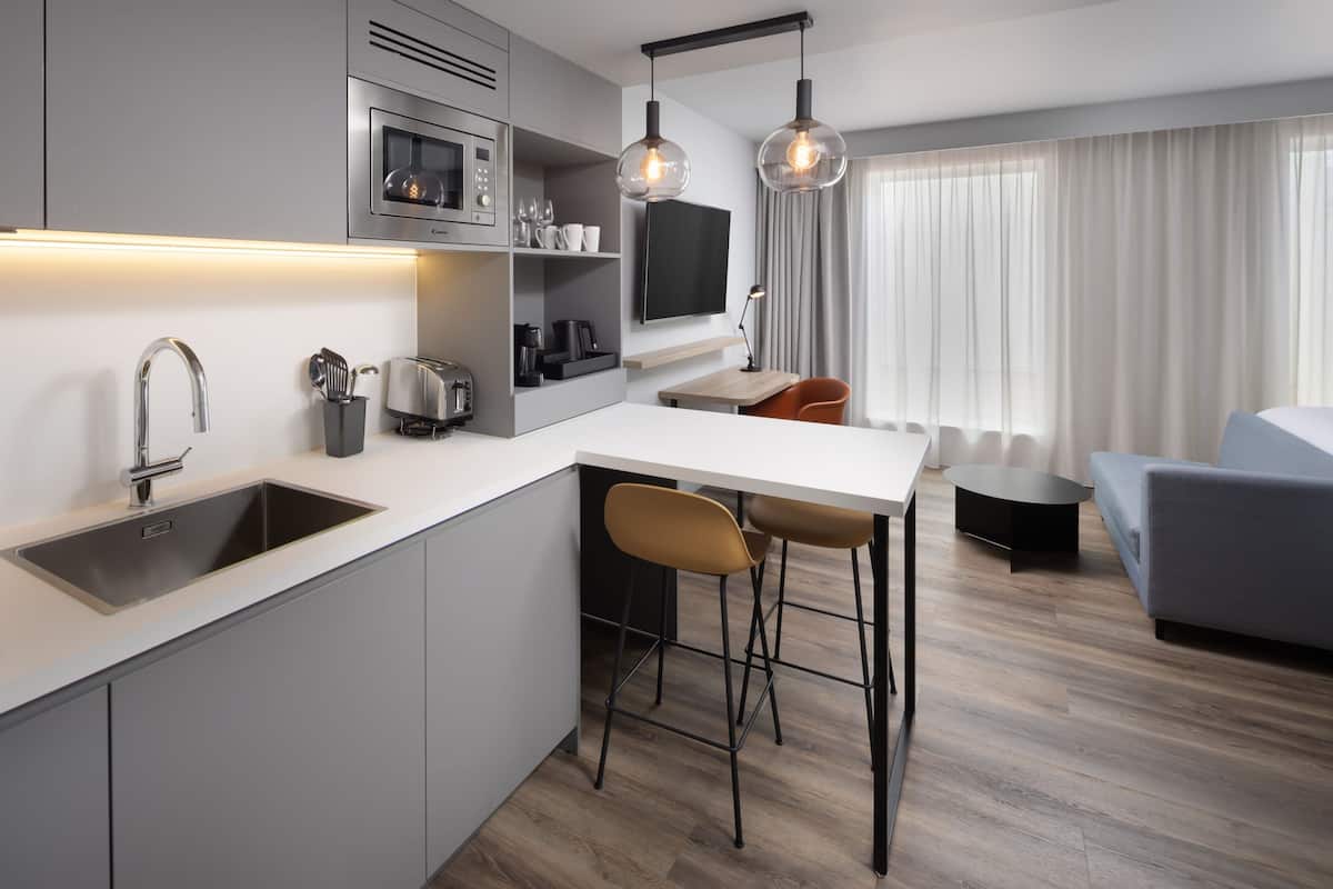 studio, 1 king bed | 1 bedroom, desk, laptop workspace, iron/ironing board