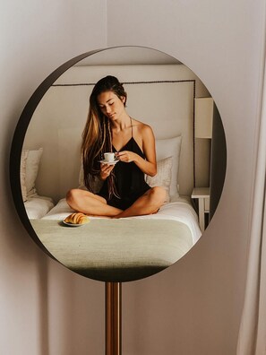 Standardzimmer | Daunenbettdecken, Betten mit Memory-Foam-Matratzen, Minibar, Zimmersafe