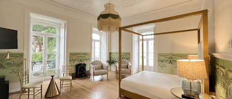 Down duvets, memory-foam beds, minibar, in-room safe