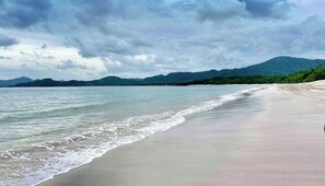 Beach nearby, sun loungers, beach towels