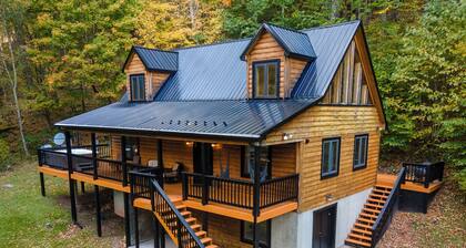 Snowshoe Modern Cabin | Hot Tub + Mtn Views