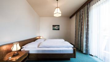 1 chambre, lit parapluie, Wi-Fi gratuit, draps fournis