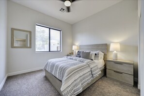 4 habitaciones, escritorio, tabla de planchar con plancha y wifi gratis