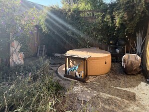 Bañera de hidromasaje al aire libre