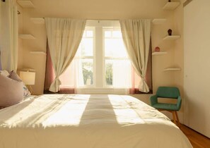 2 bedrooms, iron/ironing board, WiFi, bed sheets