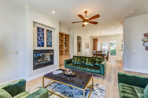 Televisie en een open haard