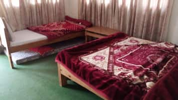 Kamar Triple Standar | Setrika/meja setrika dan Wi-Fi gratis