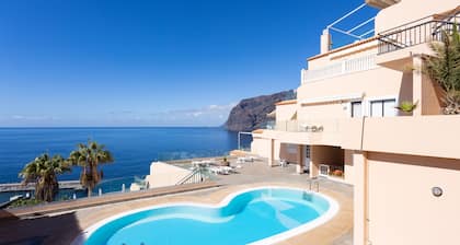 Fantastic Sunny Penthouse Apartment