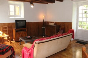 Télévision, table de tennis de table