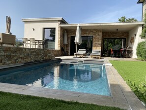 Piscina externa, piscina aquecida