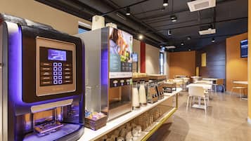 Frukostbuffé varje dag (EUR 7.90 per person)