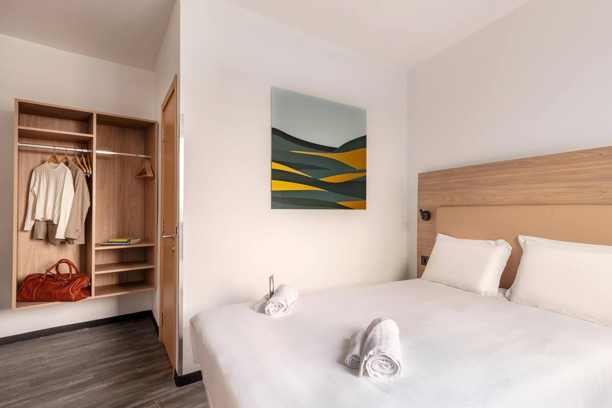 Wifi gratis y ropa de cama