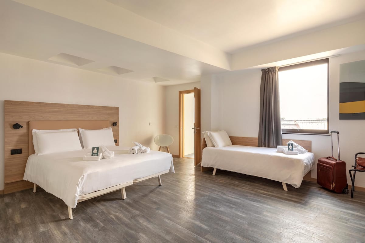 Superior Triple Room, Non Smoking | 1 bedroom, free WiFi, bed sheets