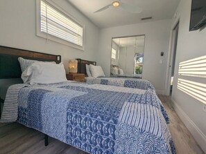 3 habitaciones, tabla de planchar con plancha, cuna de viaje y wifi 