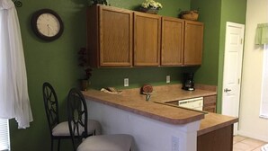 House, Multiple Beds (Christine's West Haven Vacation Home) | Private kitchen - Christine's West Haven Vacation Home (Davenport)
