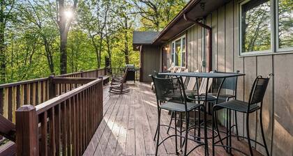 Outdoor Pool ● Near Boone & Elk ● Fire Pit ● Games ● Kids Bunks