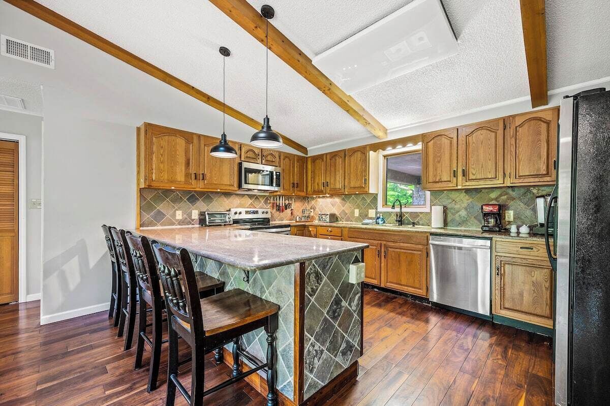 Frigorifero, microonde, forno, piano cottura