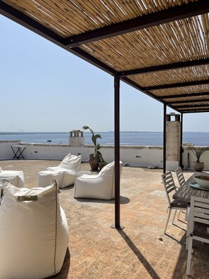 Outdoor dining - Doxi Fountain Terrace (Gallipoli)