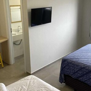 Suite Classique, plusieurs chambres | 1 chambre, minibar, bureau, espace de travail pour ordinateur portable