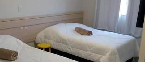 1 bedroom, minibar, desk, laptop workspace