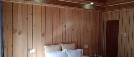 3 habitaciones y ropa de cama