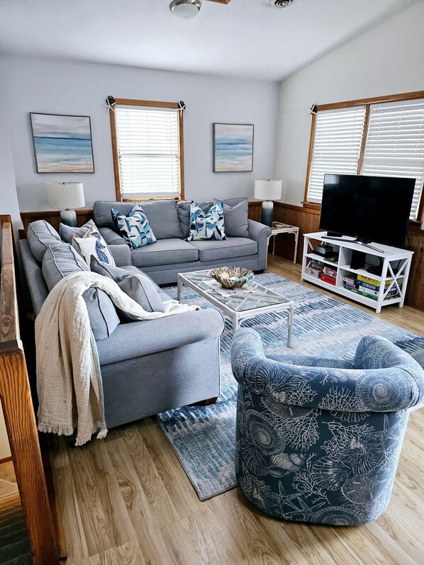 Smart TV, DVD player - Semi-Oceanfront Gem in the Heart of KDH - Steps to Beach, Dining & Dog Friendly! (Kill Devil Hills)