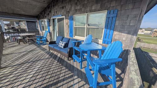 Semi-Oceanfront Gem in the Heart of KDH - Steps to Beach, Dining & Dog Friendly!