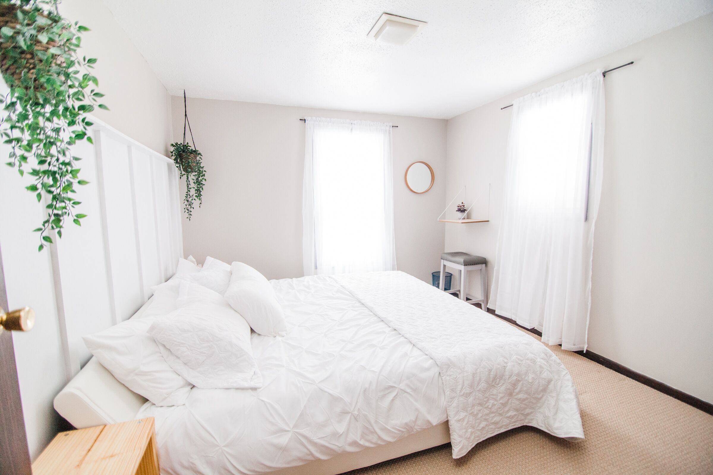 Cozy Cottage In The Pines | King Bed | 3 min to downtown Frankfort LAKE MICHIGAN