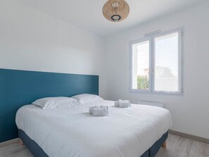2 chambres, fer et planche Ă repasser, draps fournis