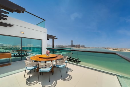 Exotica Suite Sea View with Open Jacuzzi and Club Lounge Access | Balcony view