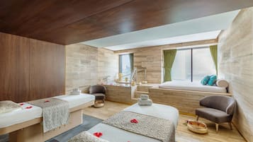 Couples treatment room(s), sauna, hot tub, steam room, body treatments