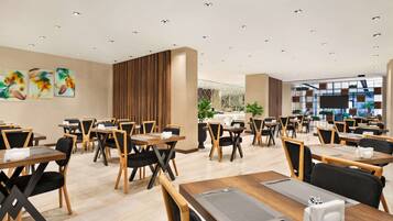 Petit déjeuner buffet compris tous les jours