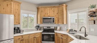 Cloud Wine Cottage · Charming Wine Retreat w/ Kid + Dog Perks