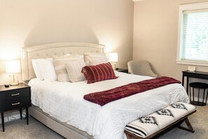 4 bedrooms, iron/ironing board - Cloud Wine Cottage · Charming Wine Retreat w/ Kid + Dog Perks (Dundee)