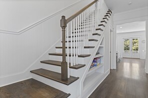 Interior - Fabulous Beach Retreat! Walk to the water... (Bay St. Louis)