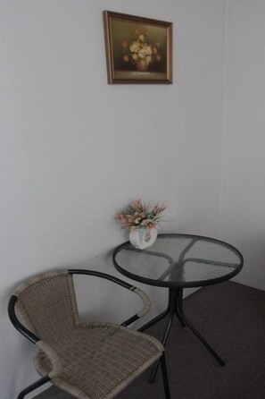 Dining - Bank Street Motel (Adelaide)