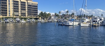 Relax and enjoy life’s simple pleasures! Come stay on a 52ft yacht