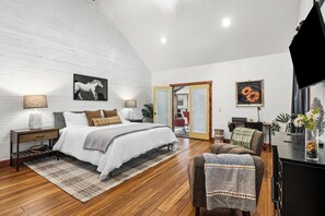 5 Schlafzimmer, Schreibtisch, Bügeleisen/Bügelbrett, kostenloses WLAN