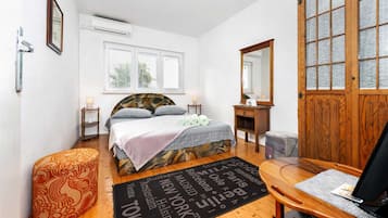 1 bedroom, free WiFi, bed sheets