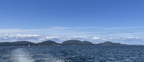 靠近海滩、沙滩毛巾