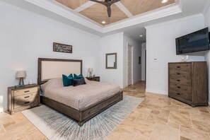 4 slaapkamers, een strijkplank/strijkijzer, wifi, beddengoed