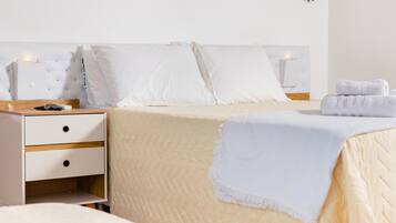 Hypo-allergenic bedding available, WiFi (free)
