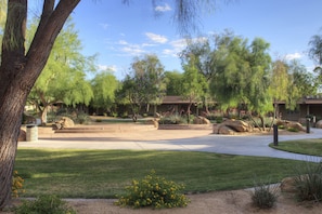 Khuôn viên nơi lưu trú