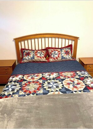 2 bedrooms, iron/ironing board, free WiFi, bed sheets